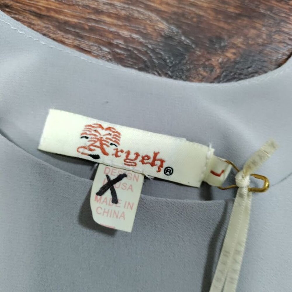 NWT Aryeh Whimsy Artsey Boho Oversized Tiered Bell Sleeve Blouse Gray Womens L - Picture 6 of 12